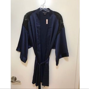 NWT Victoria’s Secret Robe